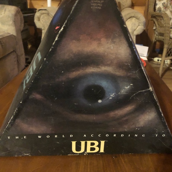 UBI Pyramid Display - Picture 1 of 3